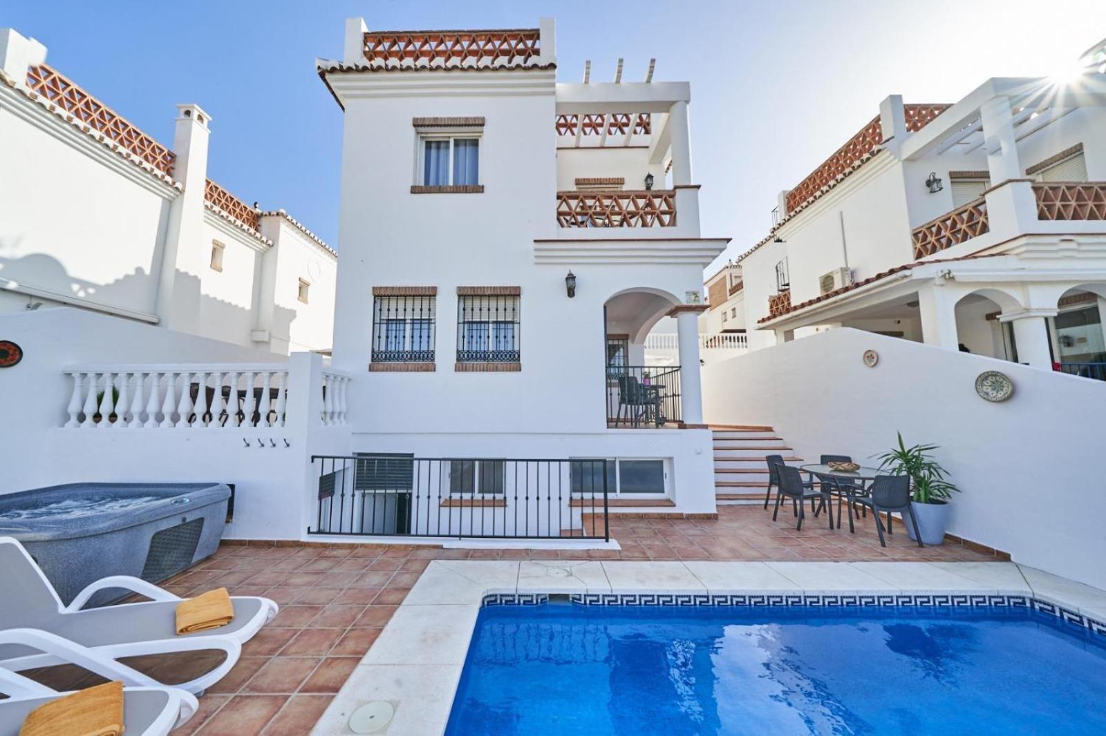 Villa Pura - Private Jacuzzi & Heated Pool Nerja Eksteriør bilde