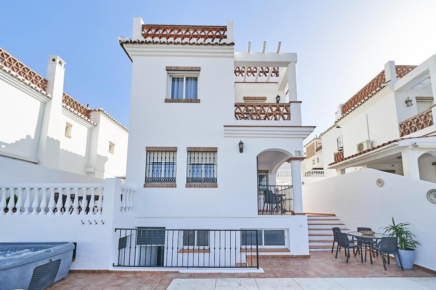 Villa Pura - Private Jacuzzi & Heated Pool Nerja Eksteriør bilde